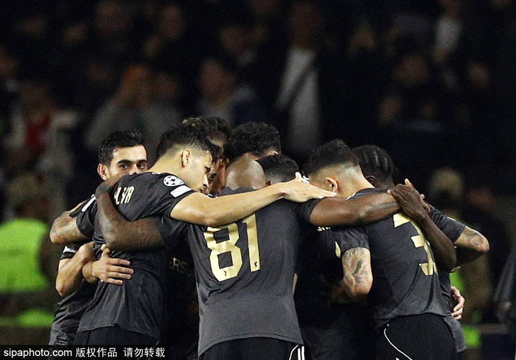 托辛·阿达拉比奥尤：切尔西的无声铁卫，欧冠对决巴萨的关键先生